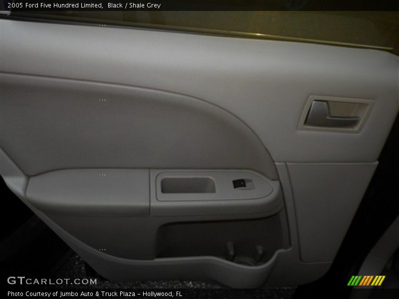 Black / Shale Grey 2005 Ford Five Hundred Limited