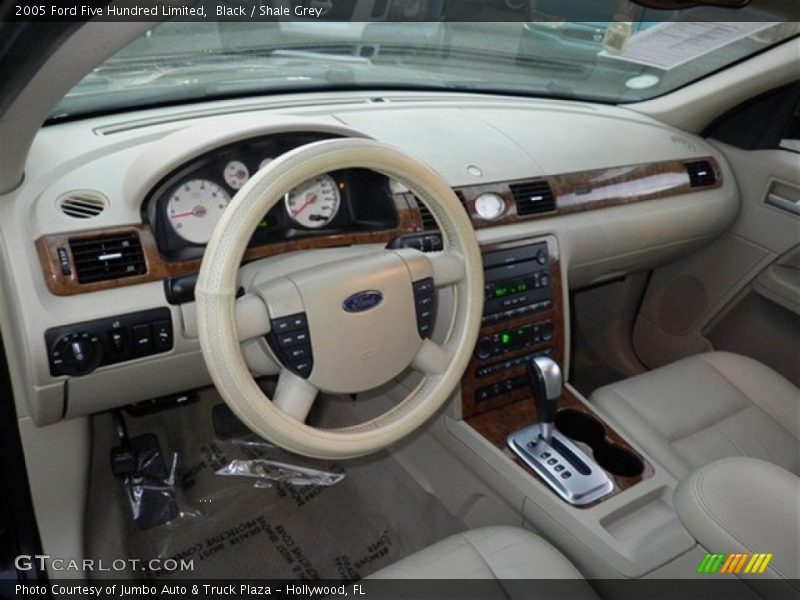 Black / Shale Grey 2005 Ford Five Hundred Limited