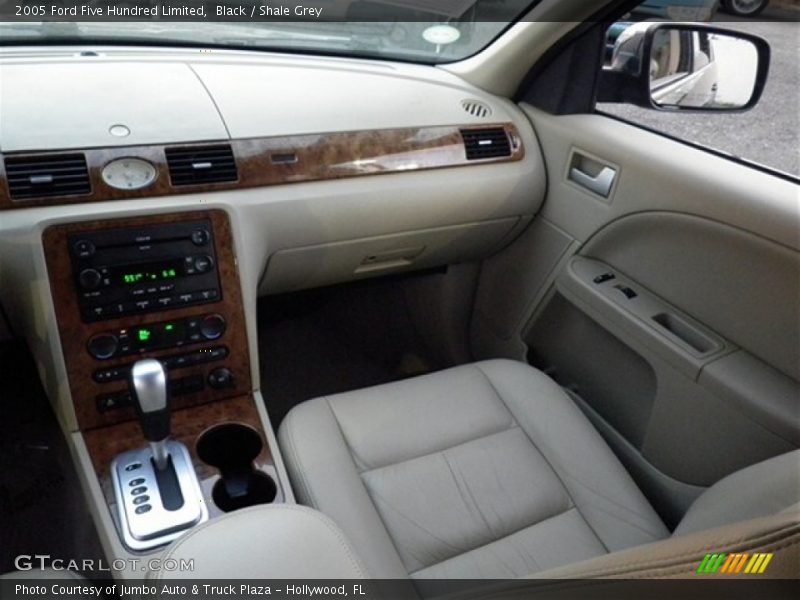 Black / Shale Grey 2005 Ford Five Hundred Limited