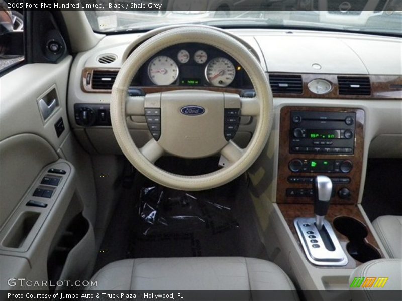 Black / Shale Grey 2005 Ford Five Hundred Limited