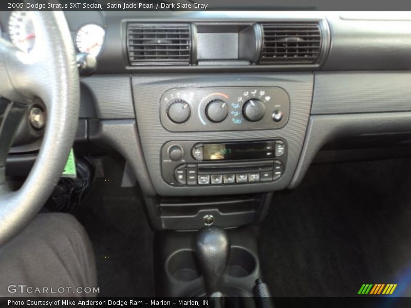 Satin Jade Pearl / Dark Slate Gray 2005 Dodge Stratus SXT Sedan