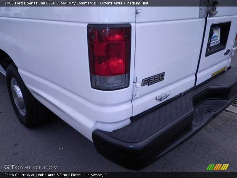 Oxford White / Medium Flint 2005 Ford E Series Van E350 Super Duty Commercial