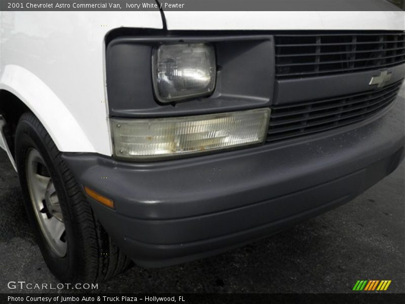 Ivory White / Pewter 2001 Chevrolet Astro Commercial Van