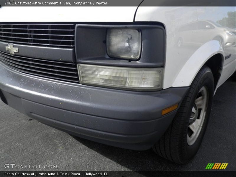 Ivory White / Pewter 2001 Chevrolet Astro Commercial Van