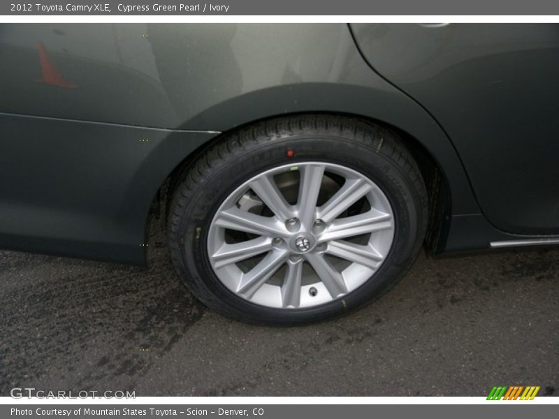 Cypress Green Pearl / Ivory 2012 Toyota Camry XLE