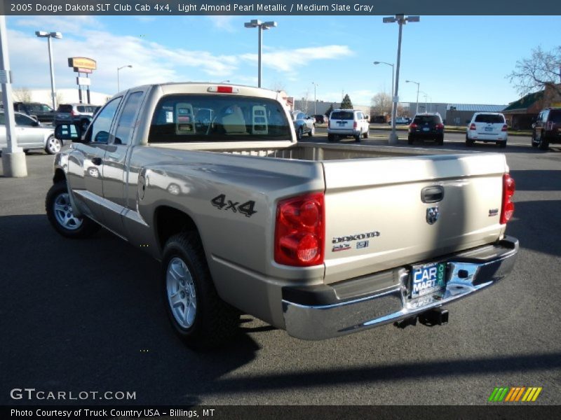 Light Almond Pearl Metallic / Medium Slate Gray 2005 Dodge Dakota SLT Club Cab 4x4
