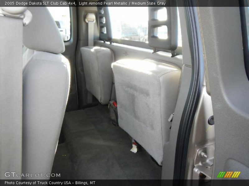 Light Almond Pearl Metallic / Medium Slate Gray 2005 Dodge Dakota SLT Club Cab 4x4