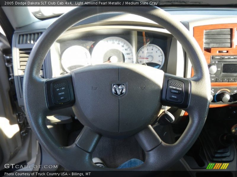 Light Almond Pearl Metallic / Medium Slate Gray 2005 Dodge Dakota SLT Club Cab 4x4