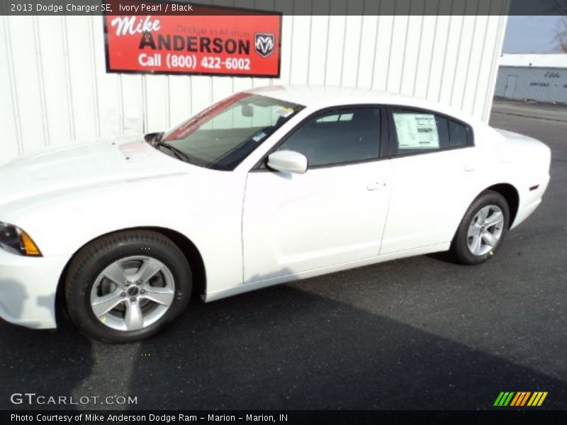 Ivory Pearl / Black 2013 Dodge Charger SE