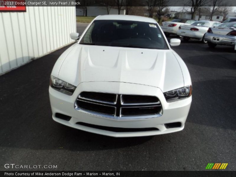 Ivory Pearl / Black 2013 Dodge Charger SE