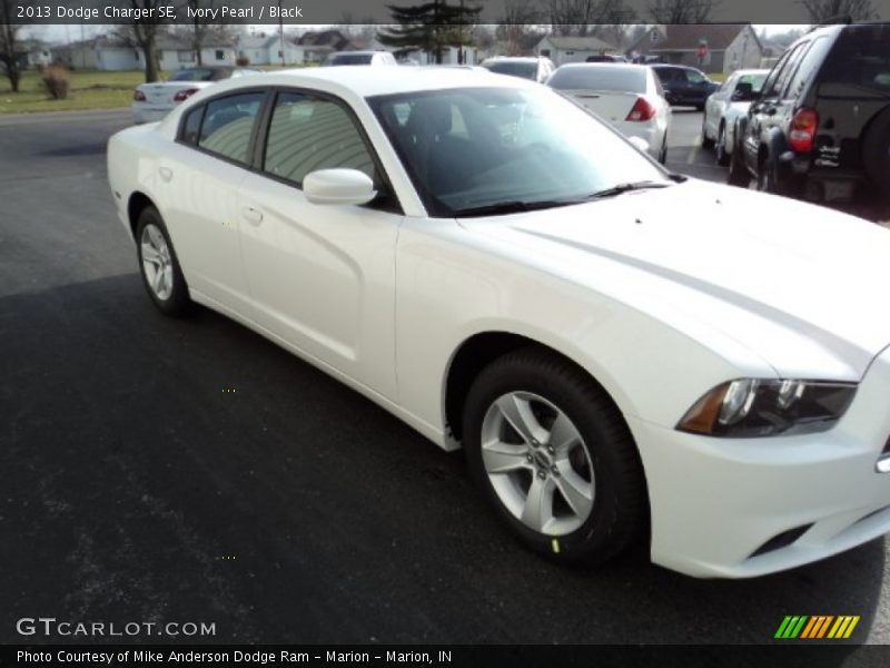 Ivory Pearl / Black 2013 Dodge Charger SE