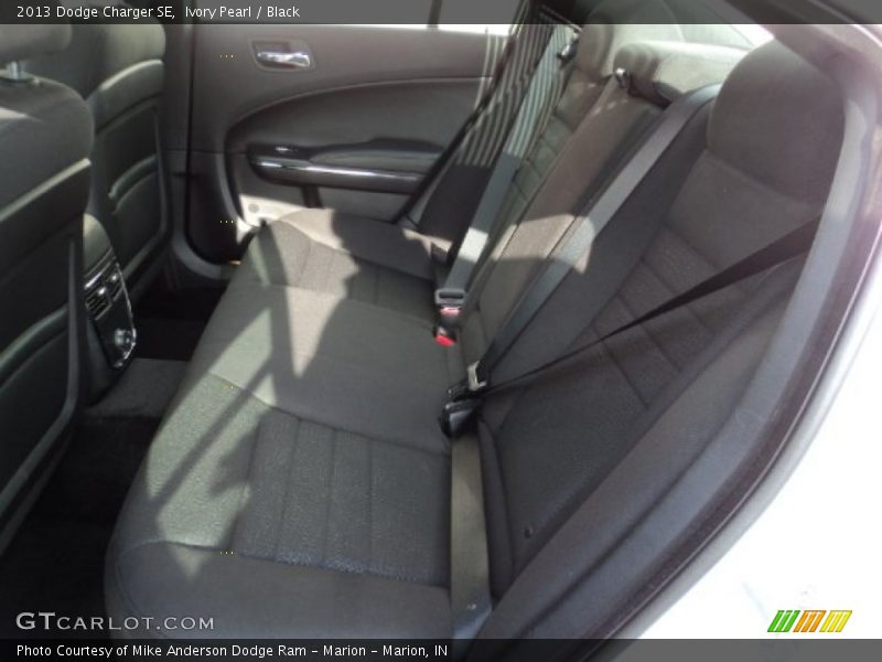 Ivory Pearl / Black 2013 Dodge Charger SE