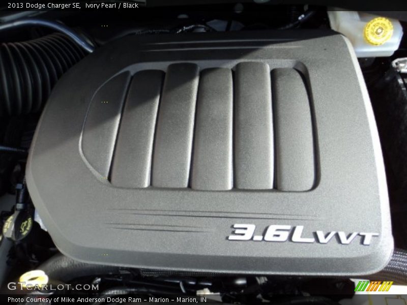 Ivory Pearl / Black 2013 Dodge Charger SE