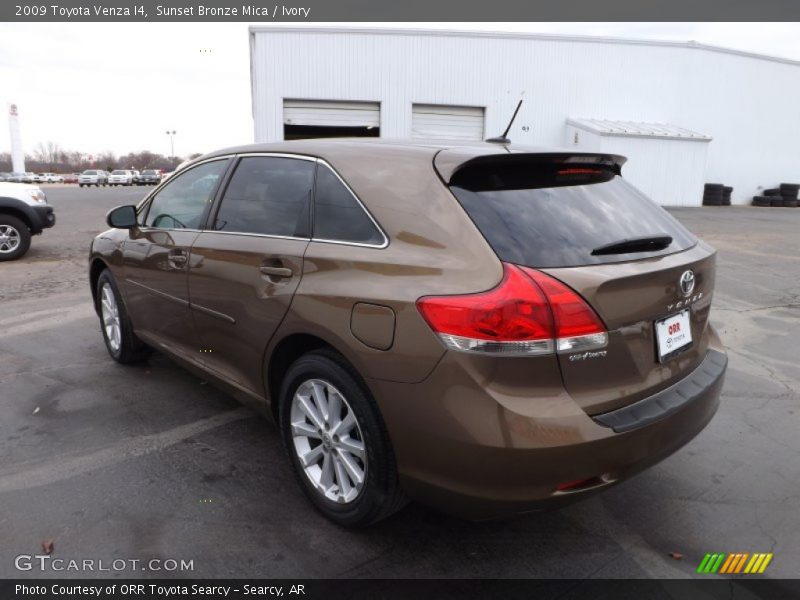 Sunset Bronze Mica / Ivory 2009 Toyota Venza I4