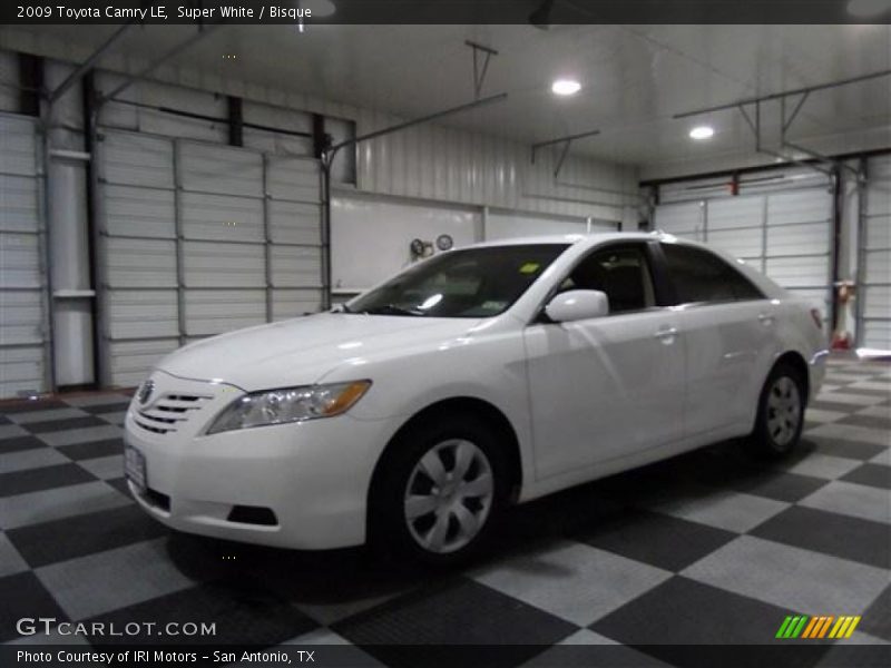 Super White / Bisque 2009 Toyota Camry LE