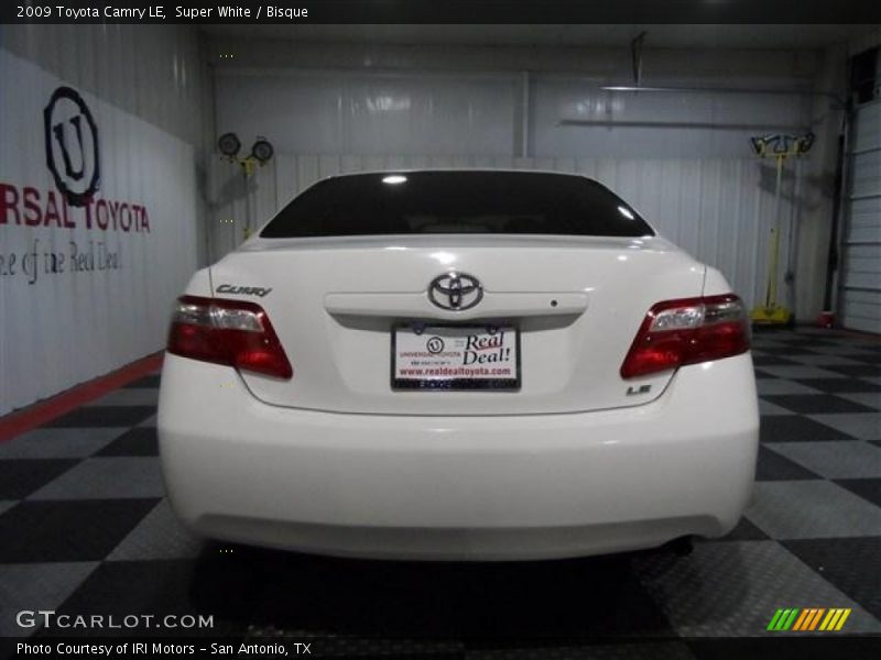 Super White / Bisque 2009 Toyota Camry LE
