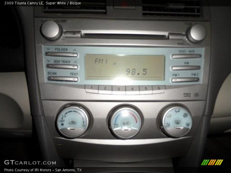 Super White / Bisque 2009 Toyota Camry LE