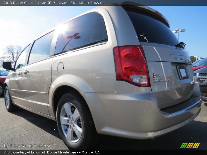 Sandstone / Black/Light Graystone 2013 Dodge Grand Caravan SE