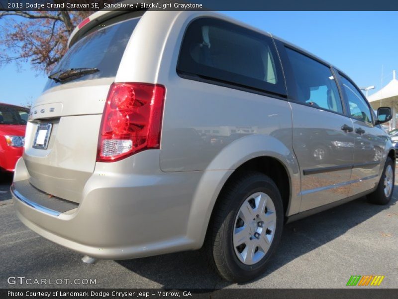 Sandstone / Black/Light Graystone 2013 Dodge Grand Caravan SE