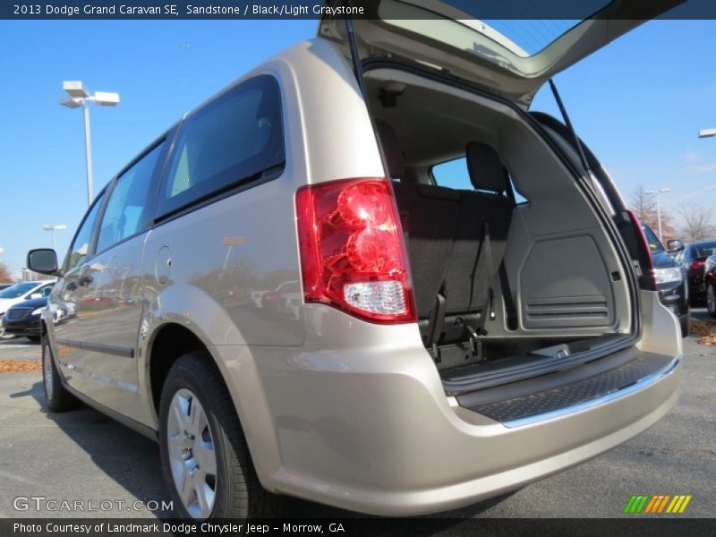 Sandstone / Black/Light Graystone 2013 Dodge Grand Caravan SE