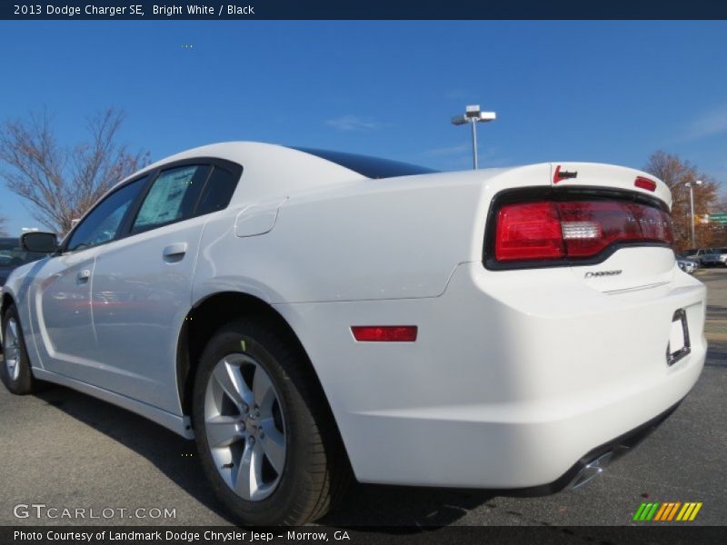 Bright White / Black 2013 Dodge Charger SE