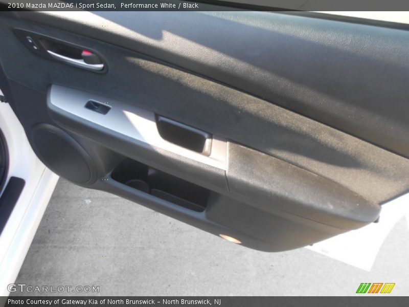 Performance White / Black 2010 Mazda MAZDA6 i Sport Sedan