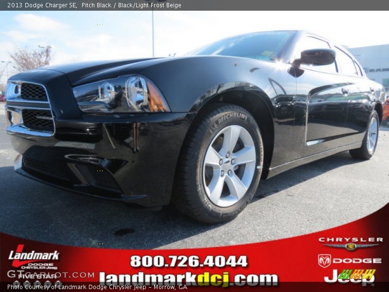 Pitch Black / Black/Light Frost Beige 2013 Dodge Charger SE