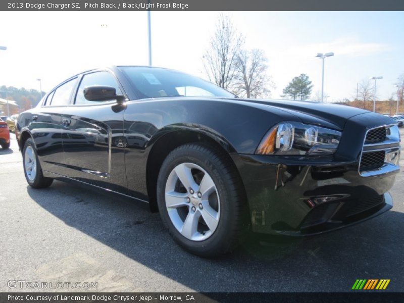 Pitch Black / Black/Light Frost Beige 2013 Dodge Charger SE