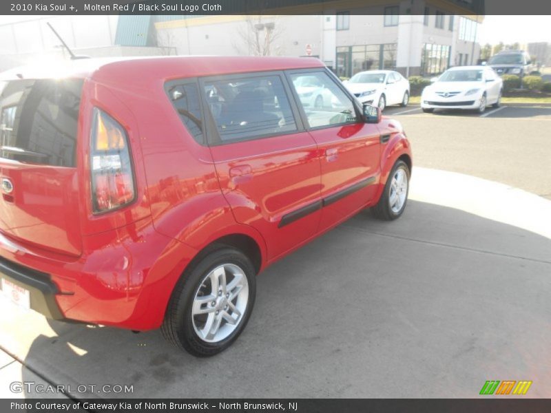 Molten Red / Black Soul Logo Cloth 2010 Kia Soul +