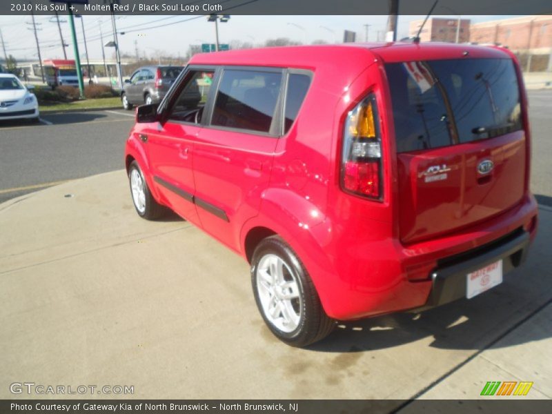 Molten Red / Black Soul Logo Cloth 2010 Kia Soul +