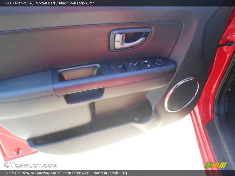 Molten Red / Black Soul Logo Cloth 2010 Kia Soul +