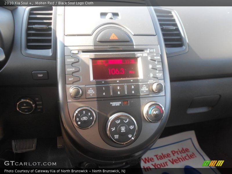 Molten Red / Black Soul Logo Cloth 2010 Kia Soul +