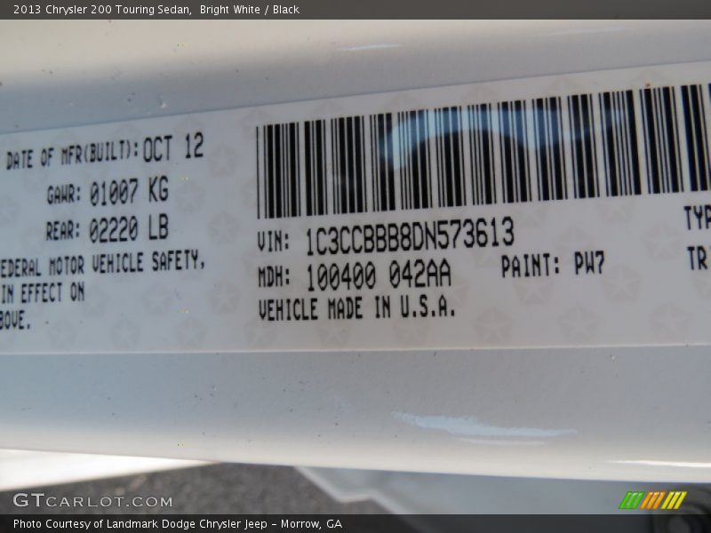 Bright White / Black 2013 Chrysler 200 Touring Sedan