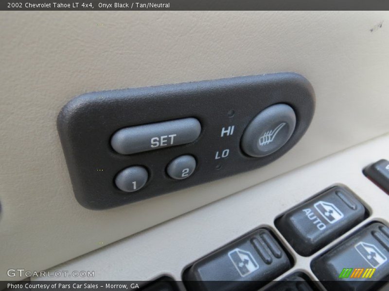 Onyx Black / Tan/Neutral 2002 Chevrolet Tahoe LT 4x4