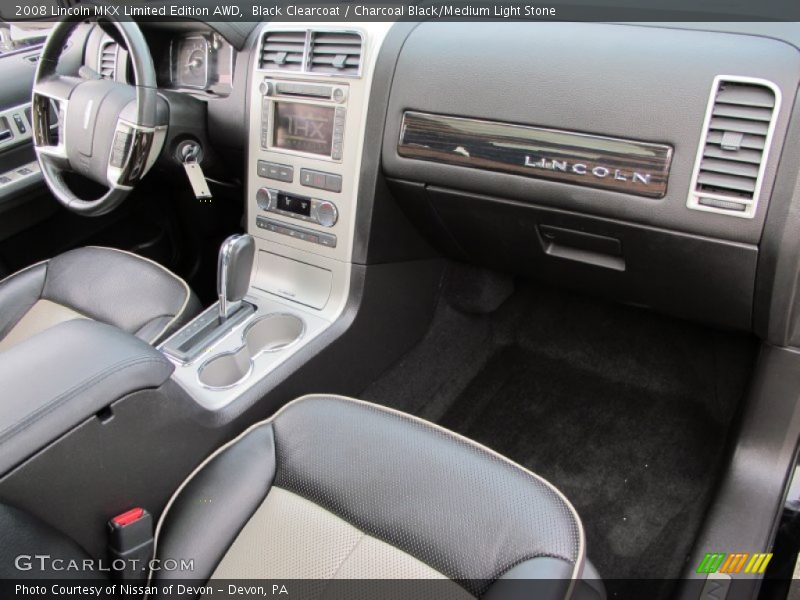 Dashboard of 2008 MKX Limited Edition AWD