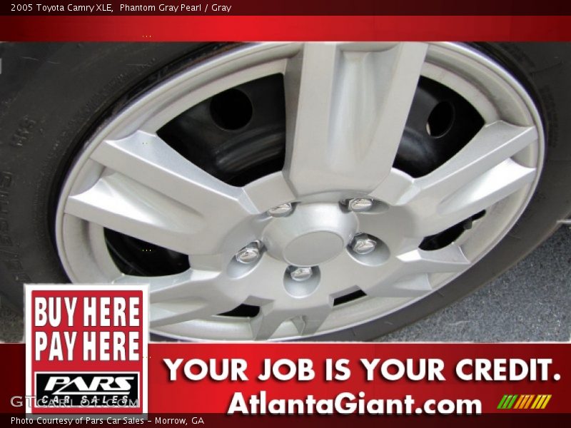 Phantom Gray Pearl / Gray 2005 Toyota Camry XLE