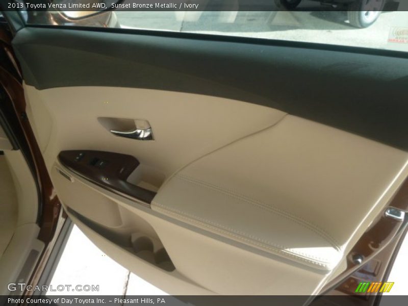 Sunset Bronze Metallic / Ivory 2013 Toyota Venza Limited AWD