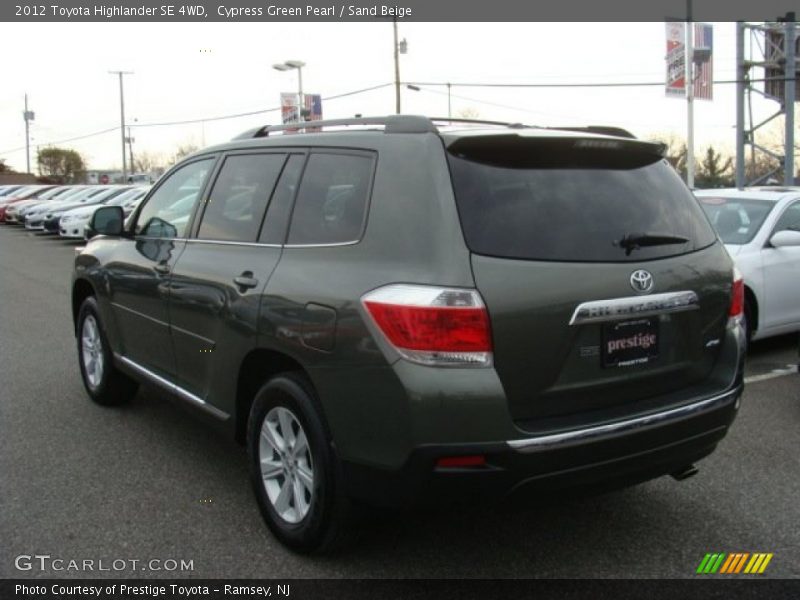 Cypress Green Pearl / Sand Beige 2012 Toyota Highlander SE 4WD