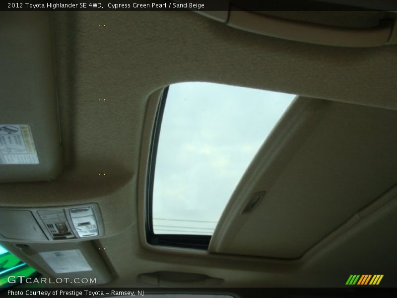 Cypress Green Pearl / Sand Beige 2012 Toyota Highlander SE 4WD