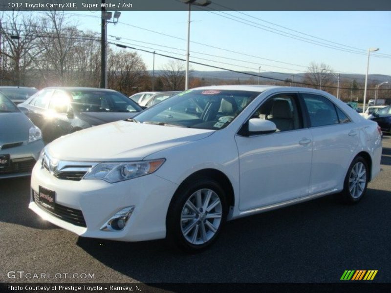 Super White / Ash 2012 Toyota Camry XLE