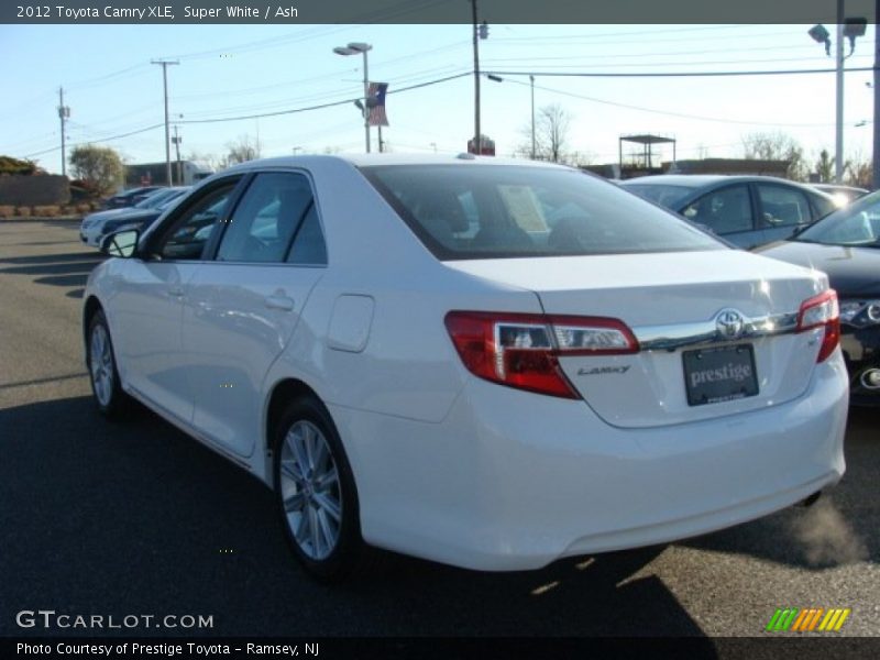 Super White / Ash 2012 Toyota Camry XLE
