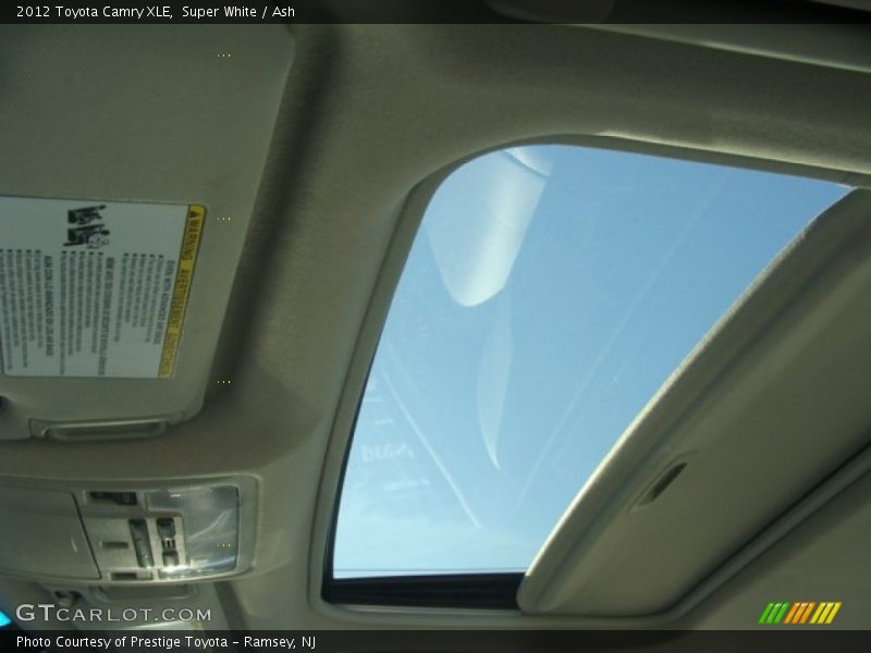 Super White / Ash 2012 Toyota Camry XLE
