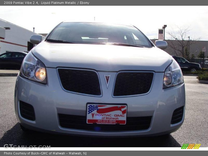 Liquid Platinum Metallic / Ebony 2009 Pontiac Vibe 2.4