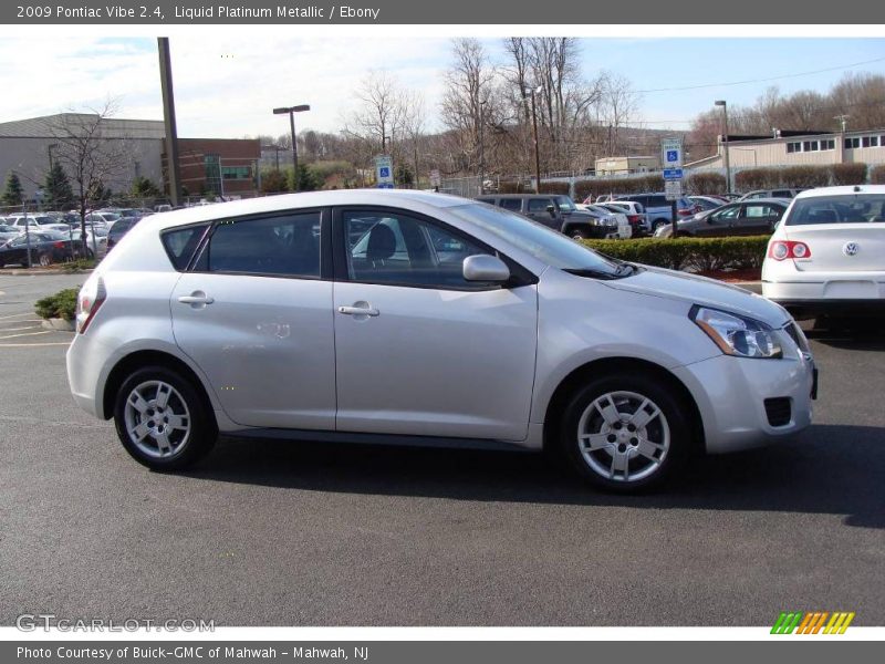 Liquid Platinum Metallic / Ebony 2009 Pontiac Vibe 2.4
