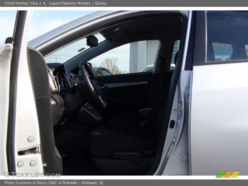 Liquid Platinum Metallic / Ebony 2009 Pontiac Vibe 2.4