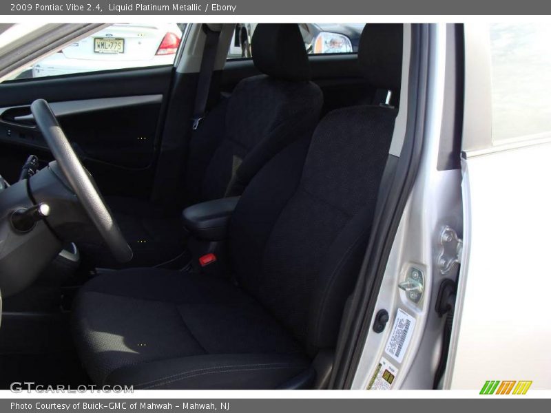 Liquid Platinum Metallic / Ebony 2009 Pontiac Vibe 2.4