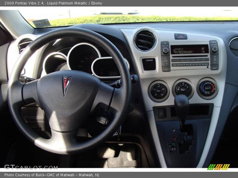 Liquid Platinum Metallic / Ebony 2009 Pontiac Vibe 2.4