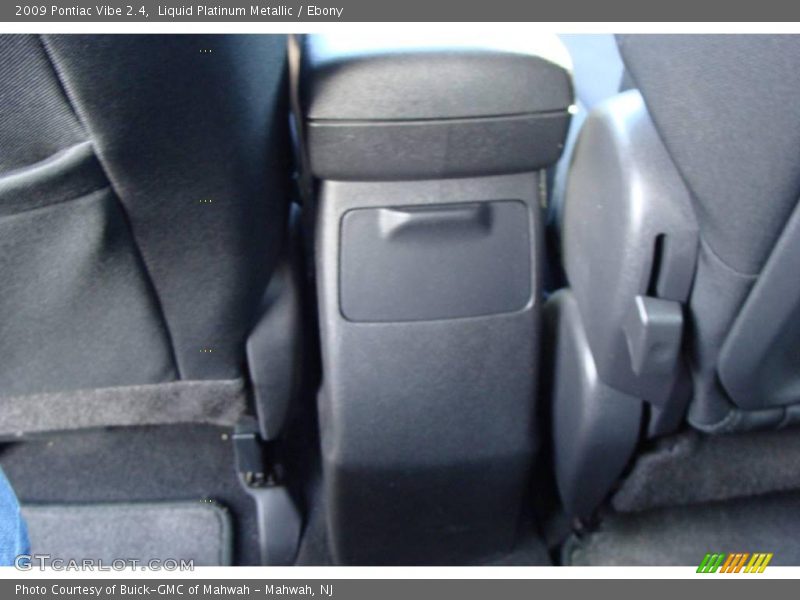 Liquid Platinum Metallic / Ebony 2009 Pontiac Vibe 2.4