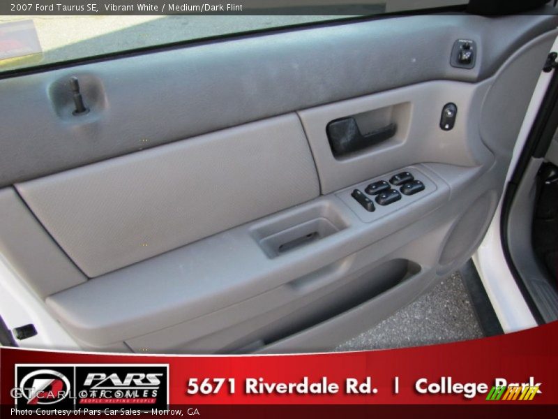 Vibrant White / Medium/Dark Flint 2007 Ford Taurus SE