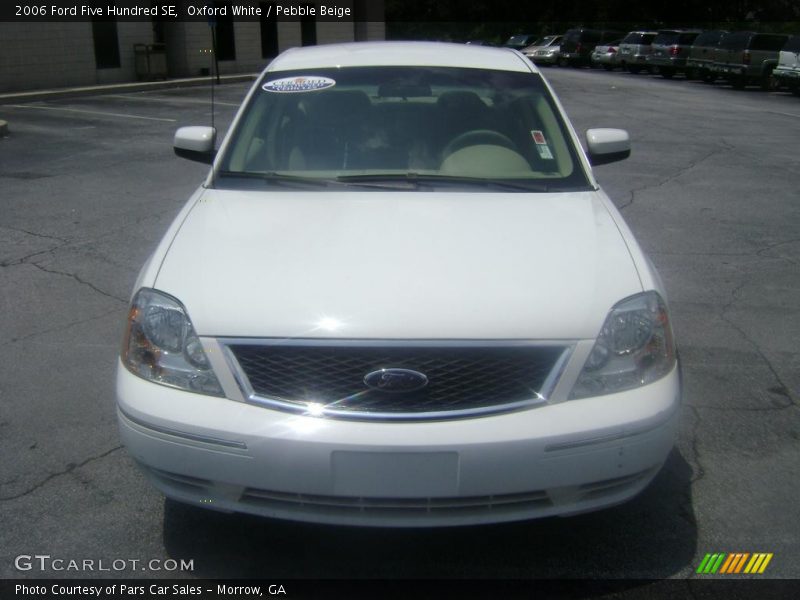 Oxford White / Pebble Beige 2006 Ford Five Hundred SE